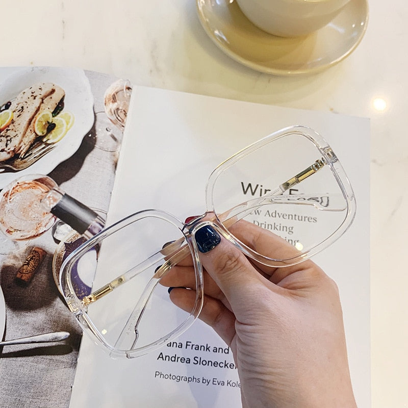 Lunettes Vintage carrées claires pour femmes.