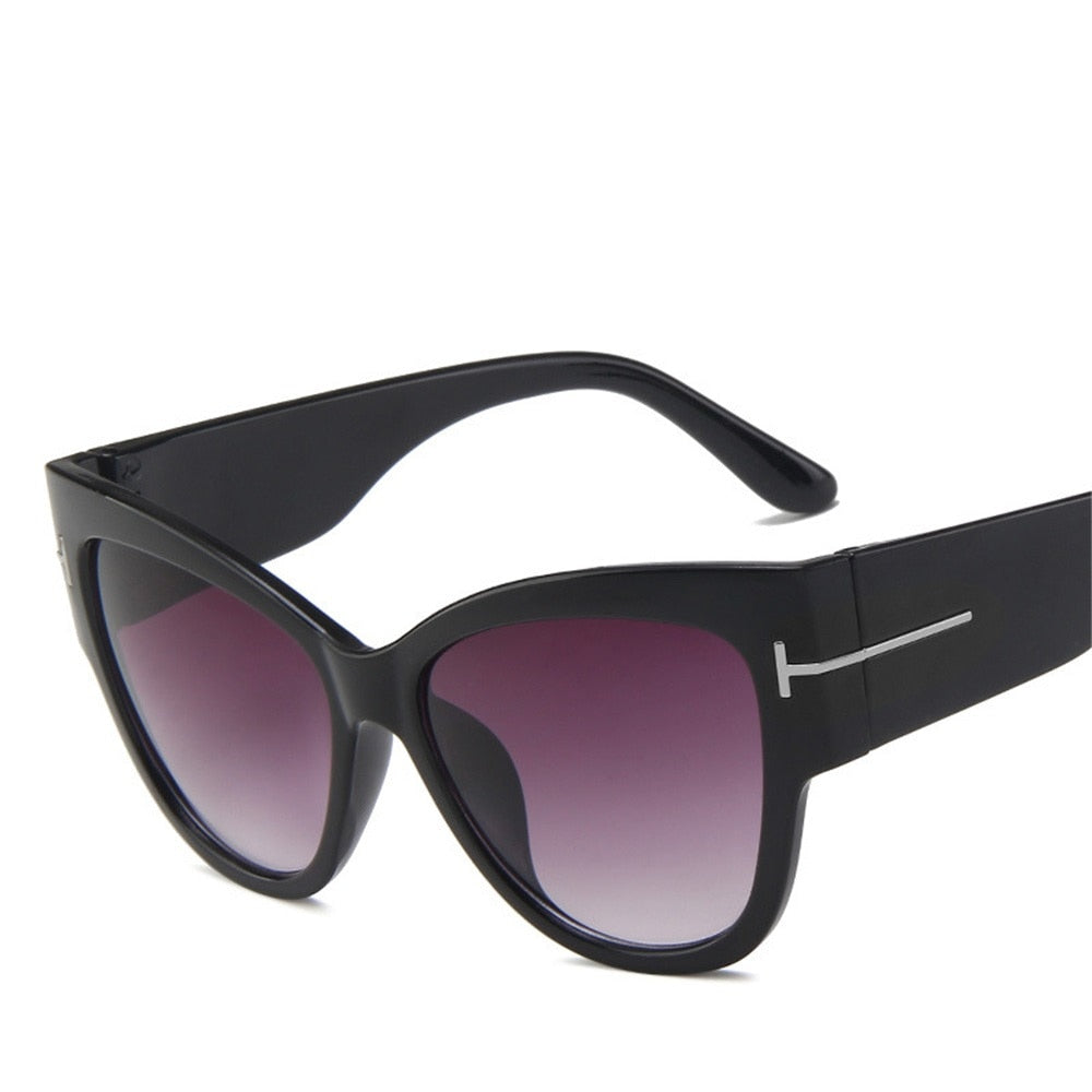 Lunettes de soleil œil de chat pour femmes.