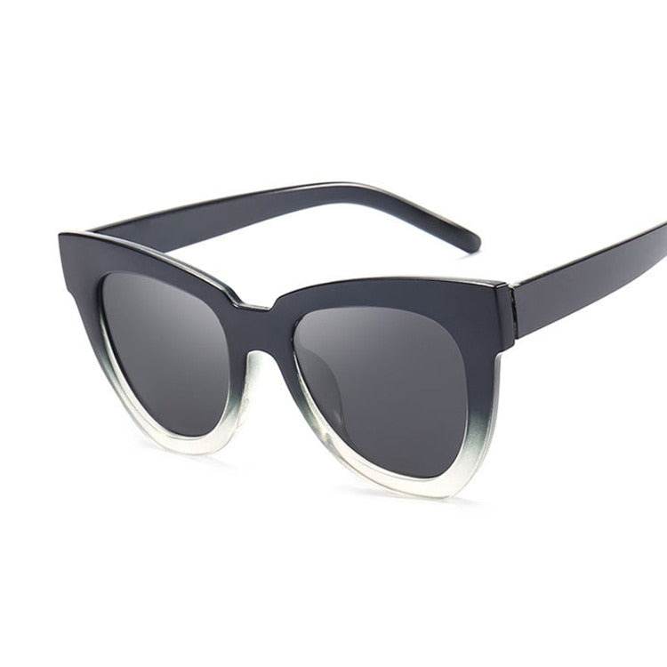 Lunettes de soleil carrées en œil de chat pour femmes, monture noire.